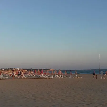 Апартаменты Beautiful Near The Beach Портиман